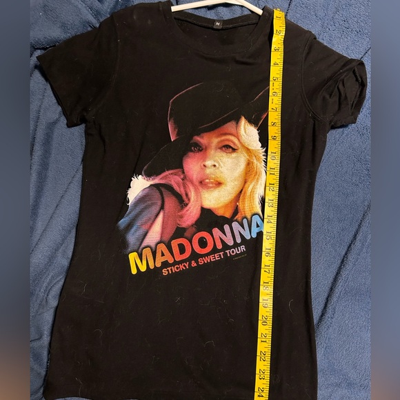 Madonna concert shirt from Sticky and Sweet Tour. Women’s medium. Used 2000’s. - Picture 4 of 5
